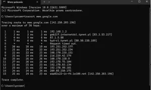 Wynik polecenia tracert do www.google.com, pokazujący trasę pakietów przez kolejne routery i czasy odpowiedzi.