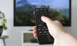 Jak zaprogramować pilot NC+ do telewizora - łatwe kroki i porady