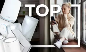 Dowiedz się, wifi mesh co to jest. Zobacz nowoczesne routery i kobietę korzystającą z telefonu.