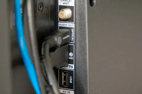 Jak włączyć HDMI w telewizorze LG i uniknąć problemów z połączeniem