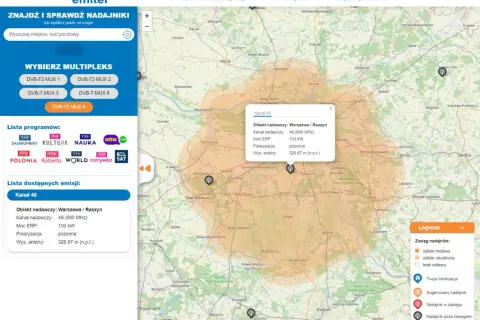 Mapa pokazuje zasięg nadajników tv naziemnej w okolicach Warszawy. Widoczne są multipleksy DVB-T2 MUX 1-3, 6, 8.