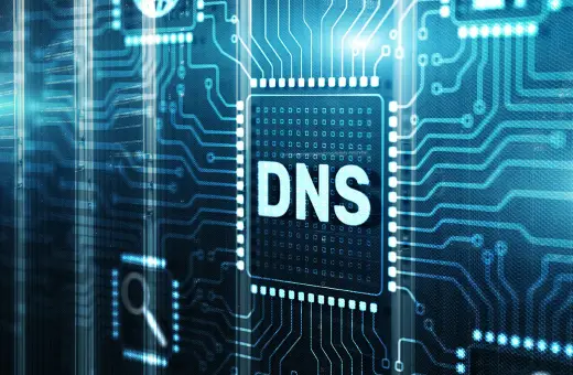 Sieć jest offline, ponieważ serwer DNS nie odpowiada. Widok na płytkę drukowaną z napisem DNS.