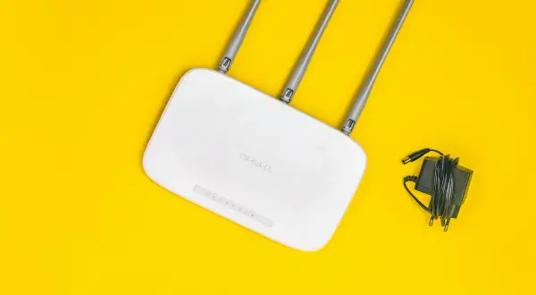 Jak podłączyć antenę zewnętrzną do routera TP-Link i poprawić sygnał