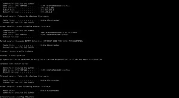 Wyniki polecenia ipconfig pokazują konfigurację sieciową, w tym adresy IP dla Wi-Fi i tuneli.
