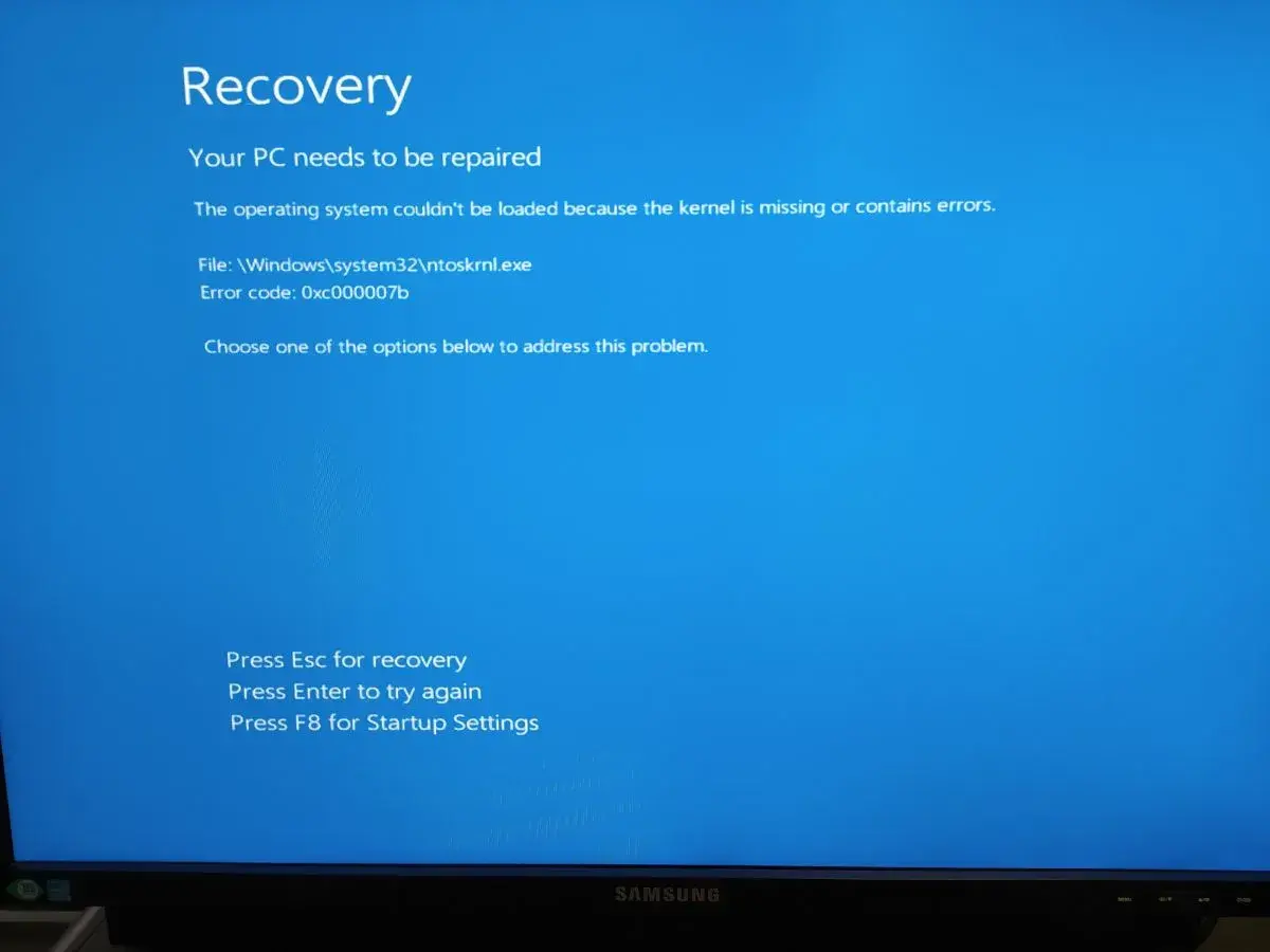 Ekran Recovery: Aplikacja nie została właściwie uruchomiona 0xc000007b. Błąd jądra systemu Windows.