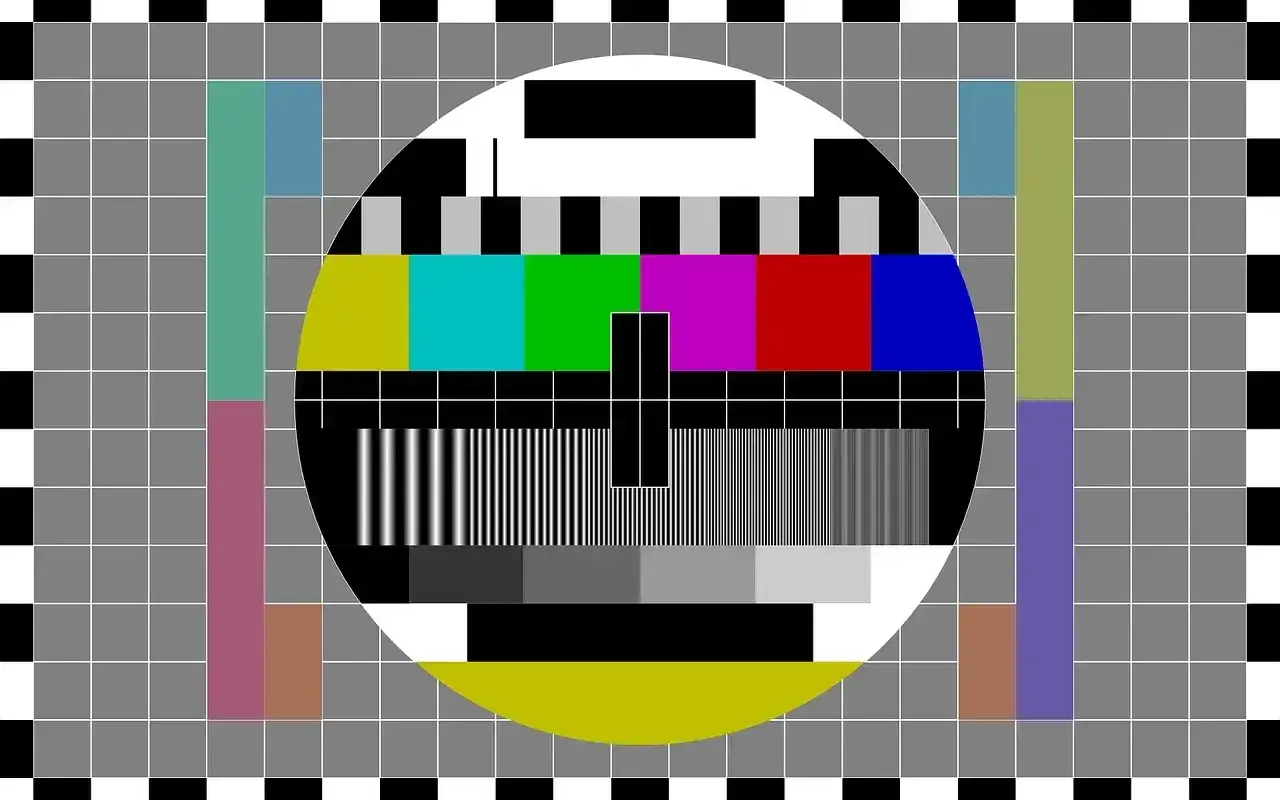Testowy obrazek telewizyjny. Brak sygnału telewizji naziemnej dzisiaj, więc oglądamy tylko kolory i paski.