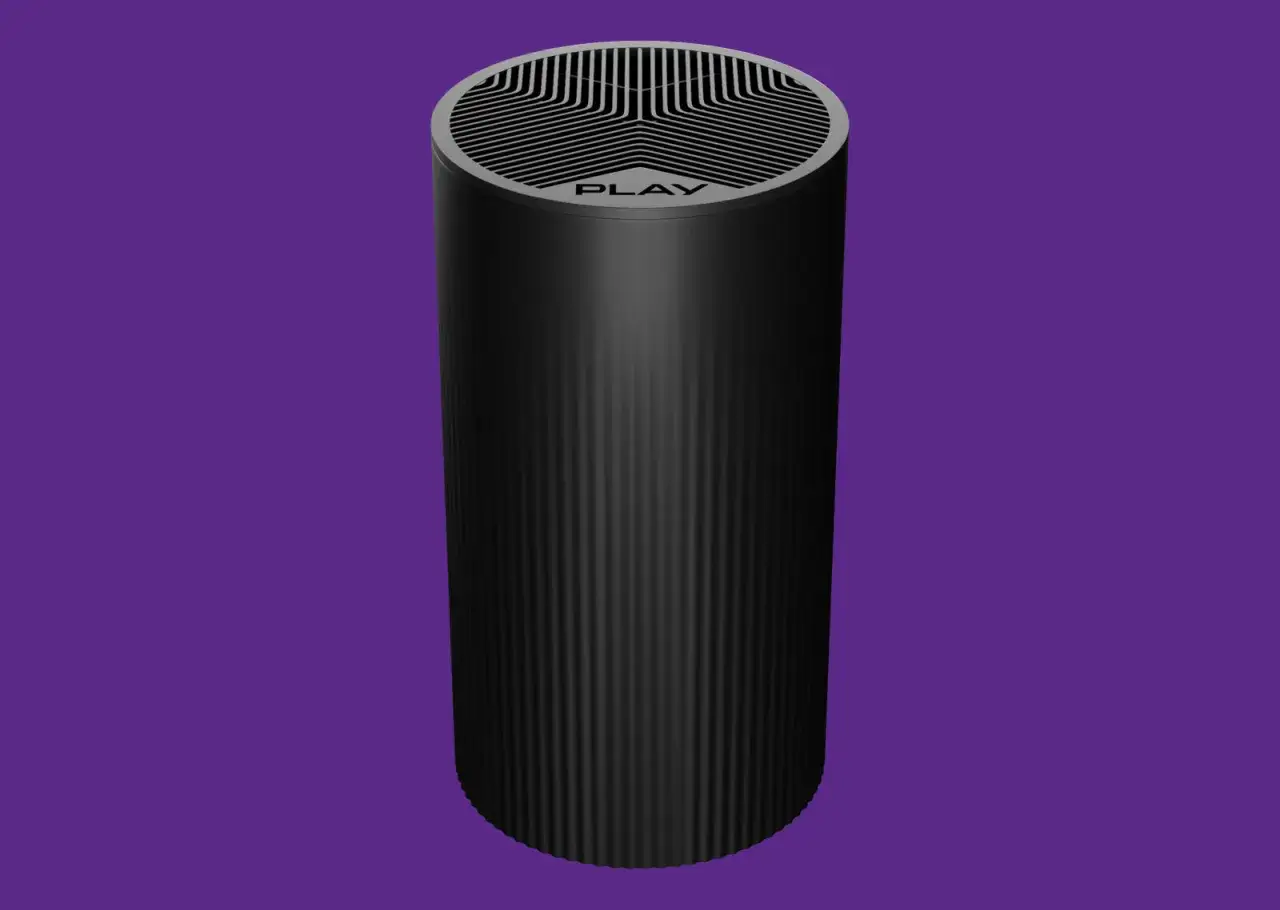 Czarny, cylindryczny router PLAY z logo. Szukasz play światłowód opinie?