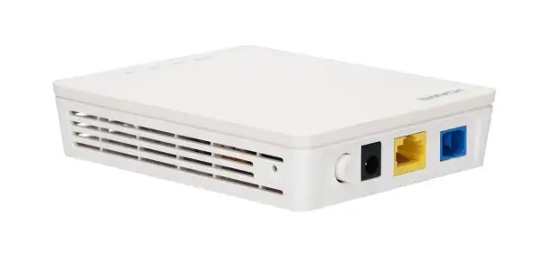 Biały router Huawei, model funbox 3, z portami LAN i OPTICAL.